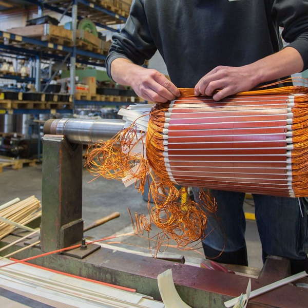 Onderhoud aan elektrische onderdelen door Techmannen